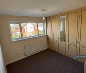 3 bedroom semi-detached house to rent - Photo 4
