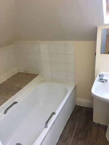 Studio Flat, Woodlands Road, IG1 - Photo 5