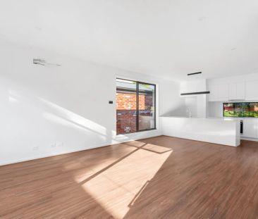 Two Bedroom + Study Townhouse! - Photo 1