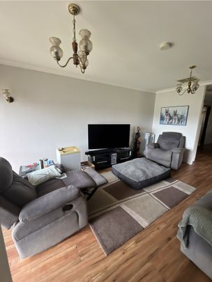 Charming 3-Bedroom Home in a Quiet Cul-de-Sac - Photo 1