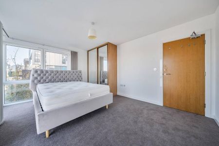 3 bedroom flat to rent - Photo 5