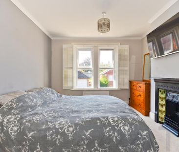 4 bedroom semi-detached house to rent - Photo 4