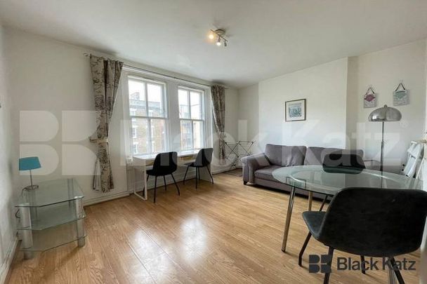 Flooded with natural light, communal roof terrace, stunning views over the city - Photo 1