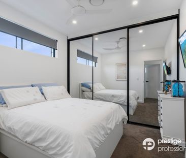 Stunning Modern Townhouse - Photo 6