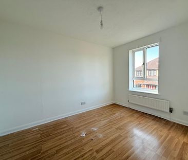 3 bedroom link detached house to rent - Photo 6