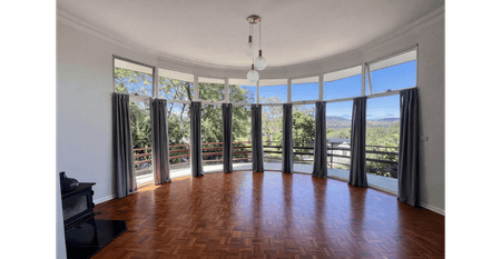 Large family home on large block - Photo 2