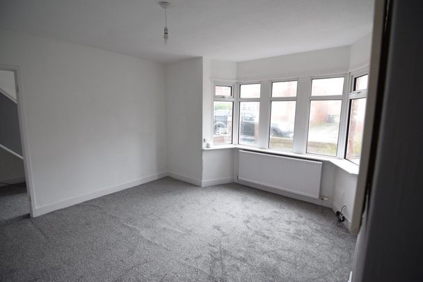 To Let 3 Bed Semi-Detached House - Photo 1