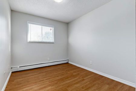 Renovated Suite - 2 Bedroom - Photo 4