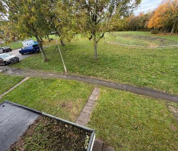 2 bedroom maisonette to rent - Photo 2