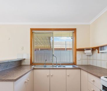 3 Bedroom Homette - Great Location - Photo 5