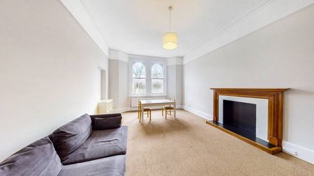 2 Bedroom, 1 bath, 1 reception Flat - Photo 2