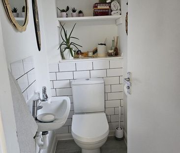 Room in a Shared House, Carslake Road, SW15 - Photo 1