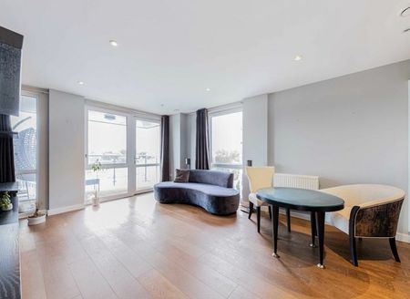 High Street Brentford, TW8 - Photo 3