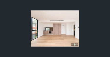 Highly Sought After Near New Apartment in the Heart of Chatswood - Photo 3