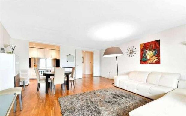 New Providence Wharf, Fairmont Ave, E14 - Photo 1