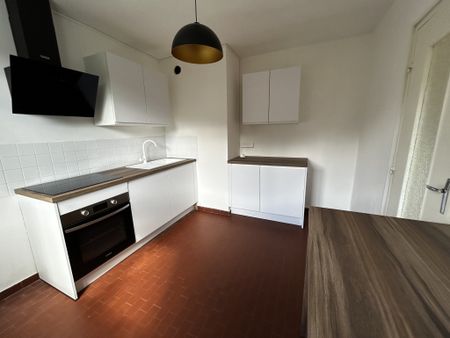 Location Appartement 2 pièces 43m² LE CREUSOT 71200 - Photo 4