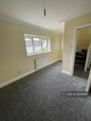 3 bedroom terraced house to rent - Photo 1