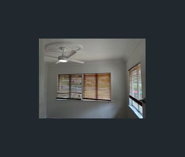 Holland Park West - 3 BEDS rent now move in Air cond & FANS & BONUS... - Photo 3