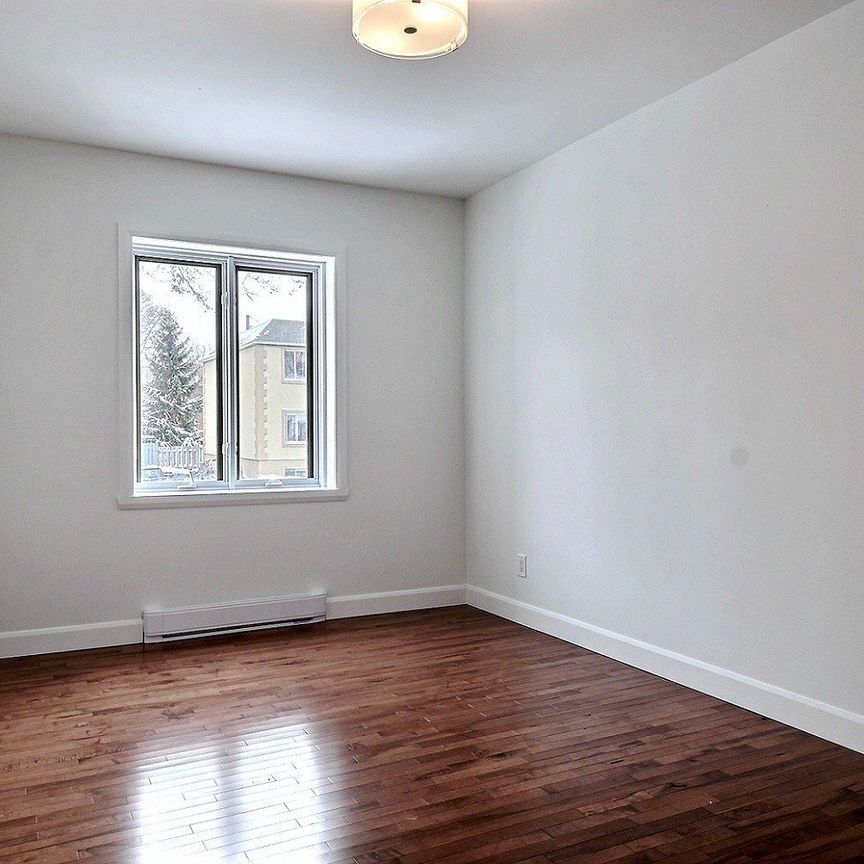 Condo for rent, Mont-Royal - Photo 1