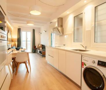 Carrer de Llançà, Barcelona, Catalonia 08015 - Photo 4