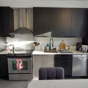 Cession de bail – Grand 3 chambres – Plateau-Mont-Royal REDUCED!!! - Photo 2