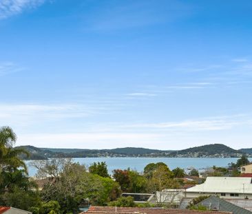 As new luxury apartment in Point Frederick - Photo 1