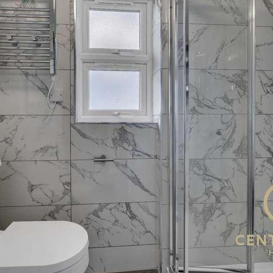 North Road, UB1 - Photo 1