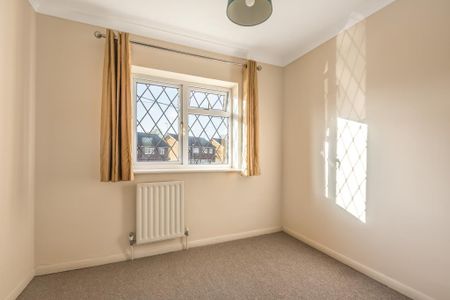 3 bedroom terraced house to rent - Photo 2