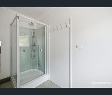 Bright, Low-Maintenance Living in a Central Ringwood Location - Photo 3