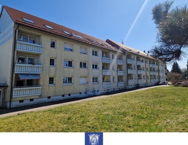 Perfekte Familienwohnung mit Loggia in ländlicher grüner Umgebung! - Photo 1