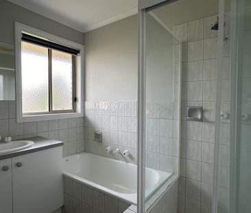 21 Romney Crescent, SHEPPARTON VIC 3630 - Photo 2