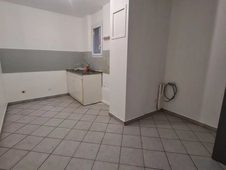 Location Appartement 4 pièces 93 m2 à Lodève - Photo 5