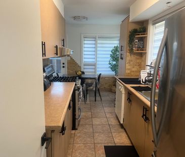 For Lease - 1410 Larchview Trail, Mississauga, Ontario - Photo 2