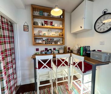 3 bedroom semi-detached house to rent - Photo 5