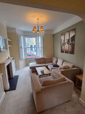 Alloa Road, London, SE8 - Photo 2