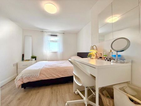 5 bedroom terraced house to rent - Photo 4