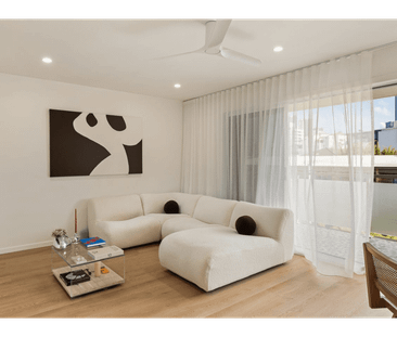 Prestigious Location with Spectacular City Views - Photo 2