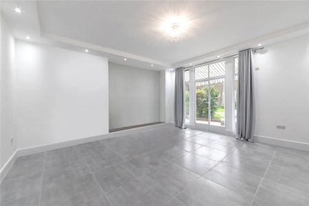 4 bedroom flat to rent - Photo 2