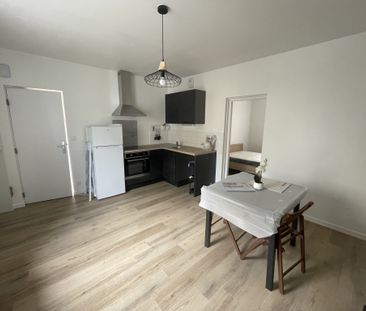 Location Appartement 2 pièces 38m² MAYENNE 53100 - Photo 2