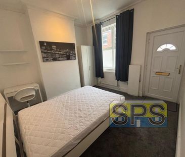 4 bedroom terraced house to rent - Photo 5