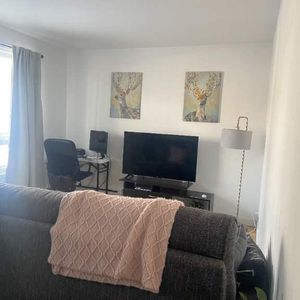 4 1/2 Quartier Limoilou- disponible immédiatement - Photo 2