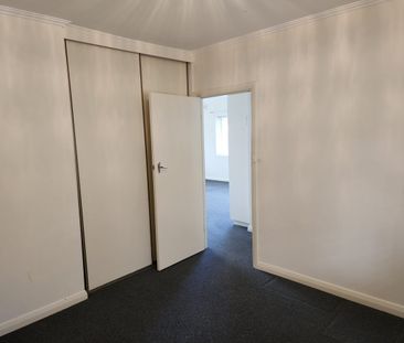 Gorgeous, two-bedroom unit available now! ALL enquiries via email o... - Photo 3