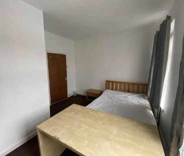 5 bedroom house to rent - Photo 2