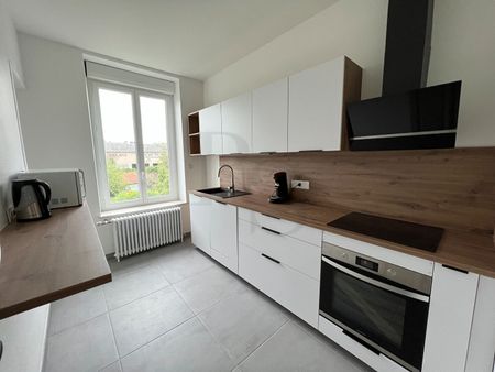 Location Maison 7 pièces 213m² - Photo 5