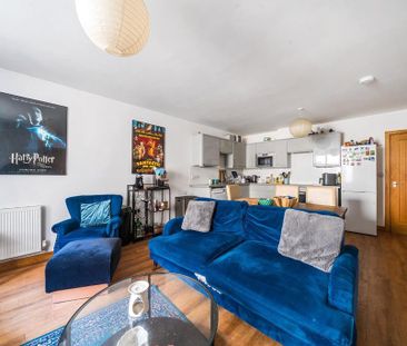 3 bedroom flat to rent - Photo 3