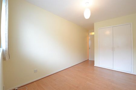 1 bedroom Flat To Let - Photo 4