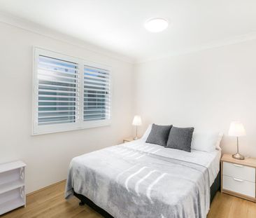 Beachside Villa Living Opposite Silver Beach - Photo 2