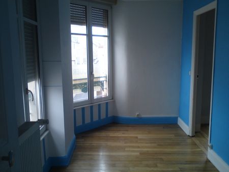 Location Appartement 4 pièces 72m² NANCY 54000 - Photo 2