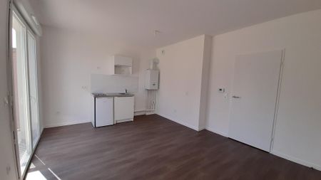 location Appartement T0 DE 30.67m² À CLAYE SOUILLY - Photo 3