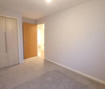 2 bed flat for rent in The Shore - Photo 1